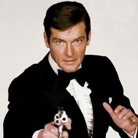 ROGER MOORE